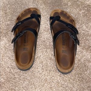 Black Mayari Birkenstock’s